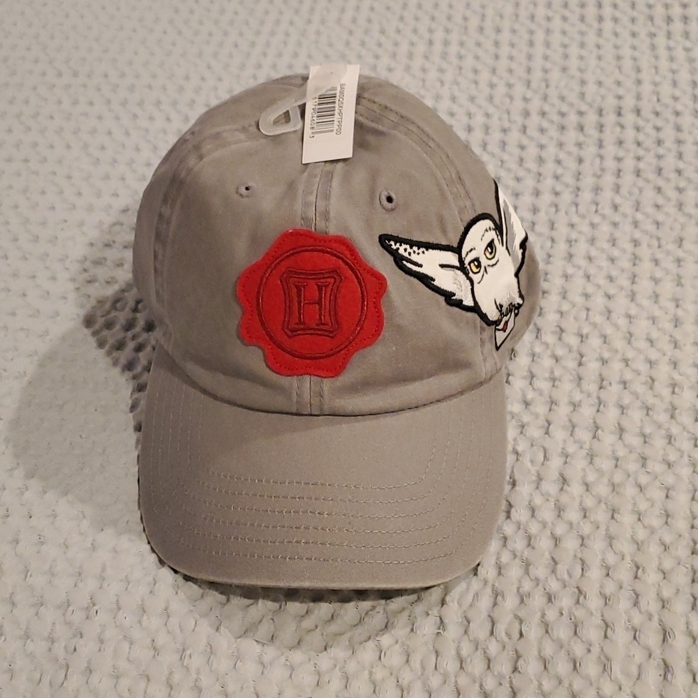 Harry Potter Hogwarts Felt Stamp with Hedwig Side Embroidered Hat